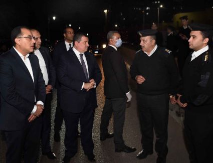 رئيس الوزاراء فى جولة تفقدية لمتابعة اجراءات تنفيذ حظر التجوال