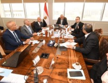 وزير الإسكان يتابع معدلات تنمية أراضي الساحل الشمالي الغربي