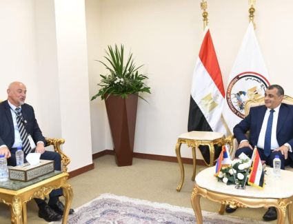 وزير الإنتاج الحربي يلتقي نائب وزير الدفاع للموارد والمشتروات بدولة صربيا