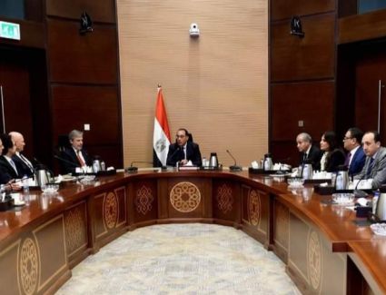 《مدبولي》يبحث مع وفد إيطالي إقامة استثمارات جديدة بمجال الأمن الغذائي