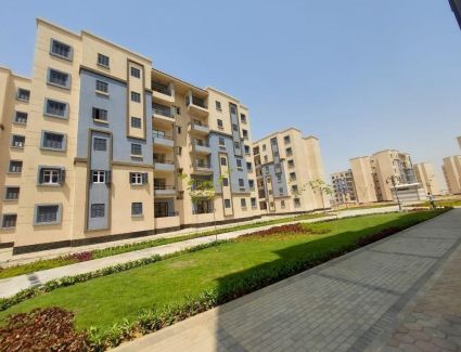 الإسكان: طرح محال تجارية وصيدلية للبيع بمدينة 15مايو.. وأعمال مرافق وزراعة ببرج العرب