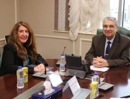 عاجل.. الكهرباء: 23 مذكرة تفاهم لإنتاج الهيدروجين الأخضر منها 9 مع كبرى الشركات