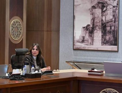 رئيس الوزراء يستعرض إستراتيجية تطوير البورصة المصرية