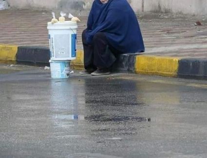 التضامن توجه فريق التدخل السريع لنقل «سيدة المطر» لدار رعاية