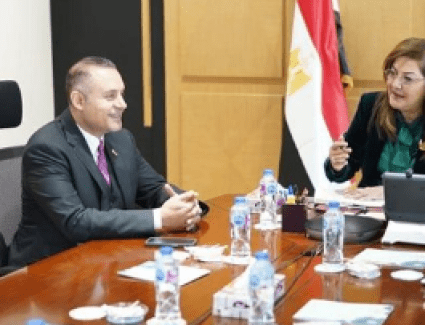 وزيرة التخطيط تبحث مع سفير قطرسبل تعزيز التعاون المستقبلي