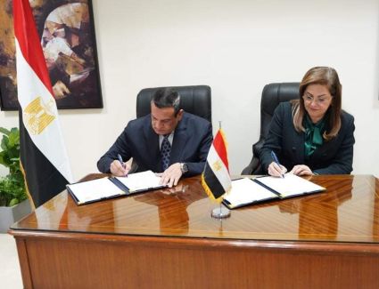 وزيرا التخطيط والتنمية المحلية يوقعان القرار المشترك الخاص ببرامج التنمية المحلية المطورة