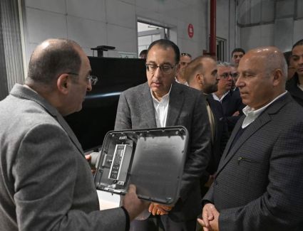 رئيس الوزراء يزور مصنع سيراج «فلير» لإنتاج أجهزة الإضاءة بالمنطقة الاقتصادية 