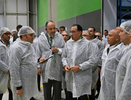 رئيس الوزراء يتفقد التوسعات الجديدة بمصانع حياة مصر بالعين السخنة