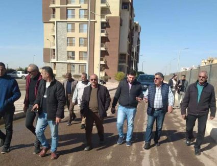 وزير الإسكان يتابع سير العمل بعددٍ من مشروعات الطرق والمرافق والتطوير الجاري تنفيذها بمدينة السادات