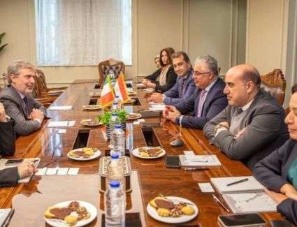 اقتصادية قناة السويس تبحث مع سفير إيطاليا سبل التعاون بالقطاعات الصناعية 