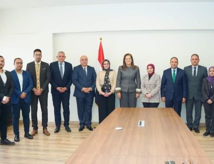 وزيرة التخطيط تتفقد المركز الوطني للبنية المعلوماتية المكانية