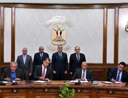 باستثمارات 195 مليون دولار و1.2 مليار جنيه.. 5 اتفاقيات بين اقتصادية قناة السويس وشركات القطاع الخاص الصناعي 