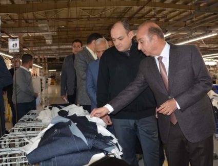 عاجل.. الصناعة: زيادة التصدير لقارتي أوروبا وافريقيا والتنسيق مع المكاتب التجارية بالخارج لتحقيق رؤية النهوض بالصادرات المصرية