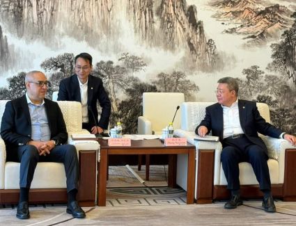 وزير الاسكان يبحث مع رئيس شركة «CSCEC» الصينية موقف المشروعات المشتركة وتعزيز التعاون 