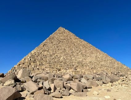 «معلومات الوزراء» يكشف حقائق مشروع ترميم «هرم منكاورع»| فيديو