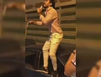 على طريقة فلم صايع بحر.. شاب يفضح فتاة في ليلة خطوبتها