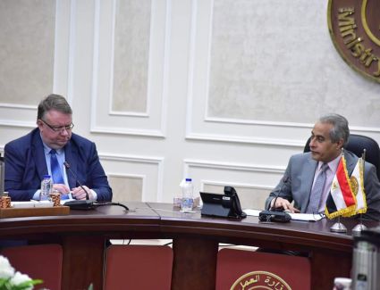 وزير العمل يلتقي وفدًا من مكتب منظمة العمل الدولية بالقاهرة