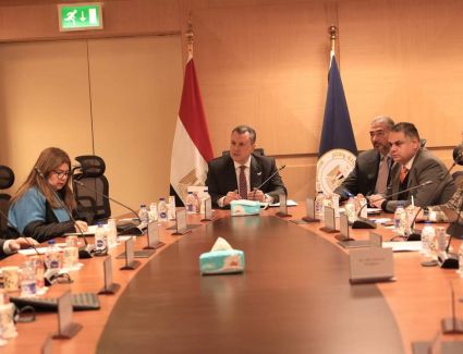 وزير السياحة والآثار يلتقي ممثلي بنك «JPMorgan Chase»  ومجموعة من المستثمرين الدوليين لبحث الفرص الاستثمارية 