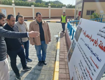 وزير الإسكان يتابع موقف مشروعات المرافق والطرق والتطوير الجارية بمدن القاهرة الجديدة وبدر والشروق