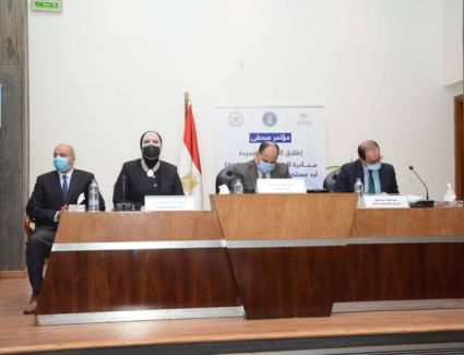 وزيرة التجارة: 1580 شركة مصدرة تقدمت حتى نهاية نوفمبر الماضى للاستفادة من مبادرة السداد الفورى 