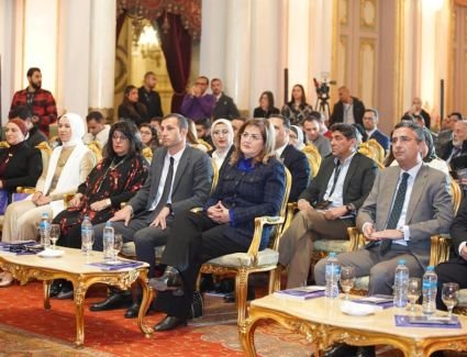 وزيرة التخطيط ورئيس البريد يشهدان تخريج أول دفعة من برنامج مسرعة أعمال《انطلاق》