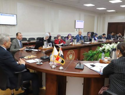 وزير العمل يترأس إجتماع  اللجنة التشريعية المُختصة بإعداد «مشروع قانون العمالة المنزلية»