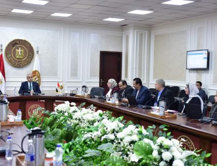 وزير العمل: منصة إلكترونية لتسهيل استخراج شهادات مستوى المهارة ومزاولة المهنة وكعب العمل وتراخيص الأجانب