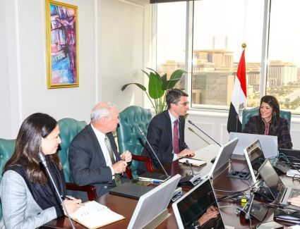 «المشاط» تبحث مع مسئولي البنك الدولي دفع التعاون المشترك في مجال المشروعات الصغيرة والمتوسطة وتمكين القطاع الخاصة