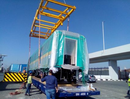  وزير النقل يعلن وصول خامس قطار مترو أنفاق مكيف.. مزود بشاشات LCD