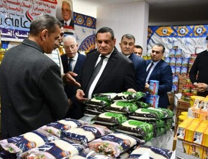 وزير التنمية المحلية  ومحافظ جنوب سيناء يتفقدان معرض «أهلاً رمضان»  بمدينة شرم الشيخ