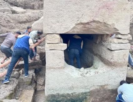 العثور على تابوت أثري بأرض مستشفى بنها الجامعي.. اعرف الحكاية والتفاصيل