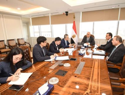 وزير الإسكان والقائم بأعمال السفير الصيني بالقاهرة يبحثان موقف المشروعات المشتركة مع شركات المقاولات الصينية