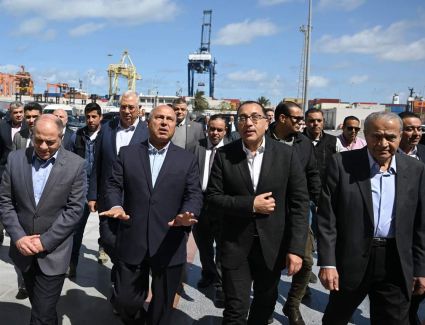 رئيس الوزراء يتفقد محطة «تحيا مصر» متعددة الأغراض بميناء الإسكندرية