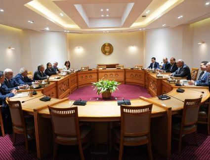 وزير الخارجية يستقبل وفد غرفة التجارة الأمريكية بمصر