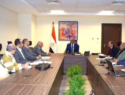 وزير الإسكان يتابع التكليفات الصادرة عن اجتماع الوزراء بشأن التصنيع المحلي للطلمبات
