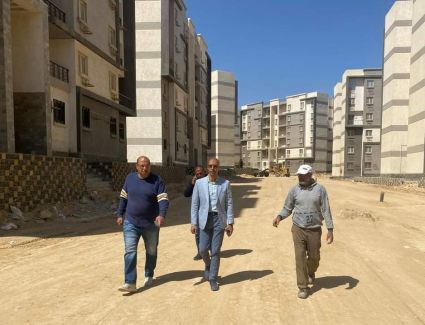 وزير الإسكان يتابع موقف مشروعات الإسكان والطرق والمرافق بعددٍ من المدن الجديدة
