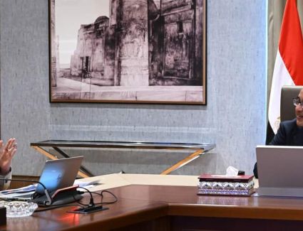 رئيس الوزراء يلتقي وزيرة التعاون الدولي لمتابعة عدد من ملفات العمل