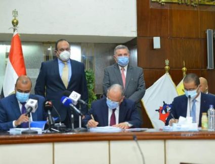 بالتعاون مع "فايبر مصر للأنظمة" و"فودافون".. توقيع عقد استضافة البيانات والحوسبة السحابية للشركات التابعة ضمن مشروع التحول الرقمي