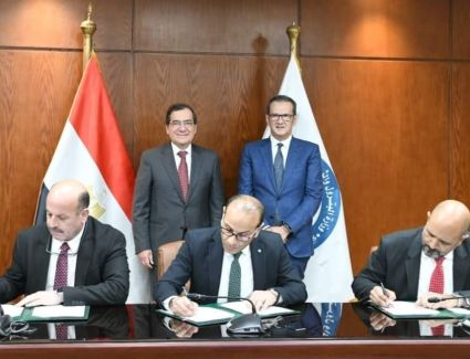 بدء الخدمات الاستكشافية والانتاجية ببعض الحقول المتقادمة بخليج السوي