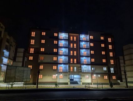 إجراء تجربة إطلاق التيار الكهربائى بوحدات موظفى العاصمة الإدارية بمدينة بدر