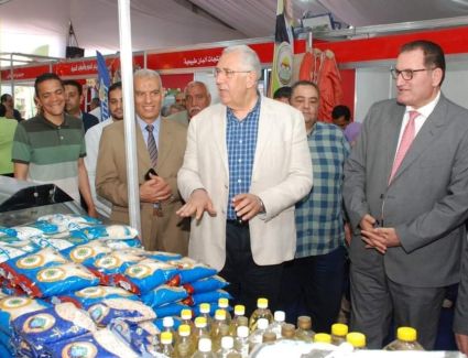 مد فترة معرض خير مزارعنا لأهالينا إلى ما بعد شهر رمضان.. واستمرار ضخ السلع والمنتجات بكثافة  