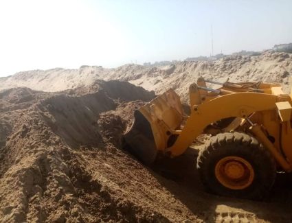 الري: إزالة تعدى بالردم على نهر النيل ببنى سويف في المهد بمساحة ٤٠٠٠ متر مربع 