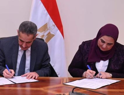 «التضامن» توقع عقد تمليك مقر لبنك ناصر الاجتماعي بمنطقة أبراج عبد المنعم رياض الاستثمارية بطنطا