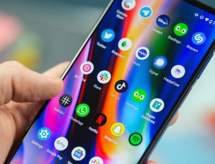 الفيديوهات الترفيهية تتصدر.. مؤشرات استخدام تطبيقات الإنترنت خلال يوم في رمضان 2024