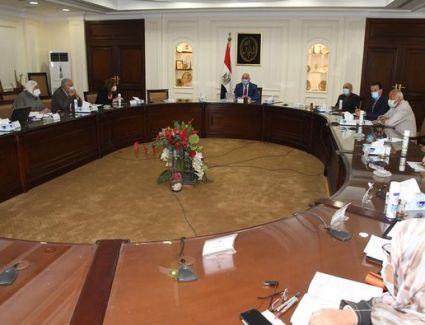 وزير الإسكان يتابع تنفيذ وحدات مشروع "سكن كل المصريين" لمنخفضى الدخل بعدد من المدن الجديدة