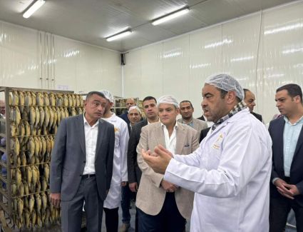 وزير التجارة والصناعة ومحافظ بورسعيد يتفقدان مصنع بورسعيد ستار لإنتاج الأسماك المدخنة