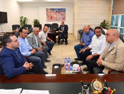 وزير الإسكان يعقد اجتماعا بمدينة العلمين الجديدة لمتابعة معدلات إنجاز المشروعات 