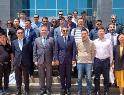 اقتصادية قناة السويس تستقبل وفدا من المجلس الوطني الصيني للنسيج والملابس