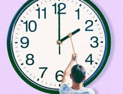 《قدم ساعتك ساعة》.. غدا بدء العمل بالتوقيت الصيفي