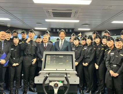 الفريق أسامة ربيع يبحث سبل تعزيز التعاون العلمي مع جامعة كوريا البحرية في مجال التدريب